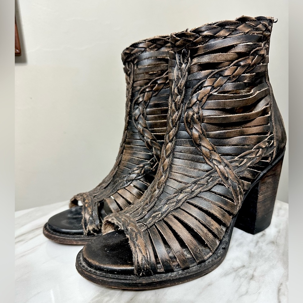 Freebird Bela sandals 8